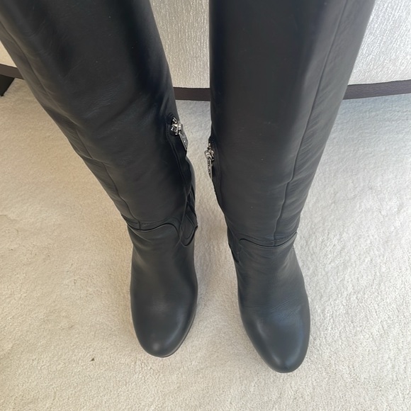 MICHAEL KORS BLACK LEATHER  PLATFORM BOOTS, 5 1/2 M - Picture 2 of 10